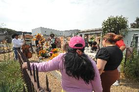 Day Of The Dead Graves Decorations