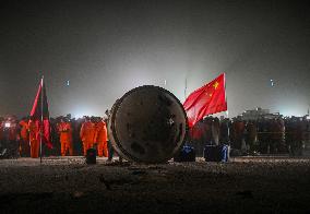 Chinese Space Crew Return To Earth