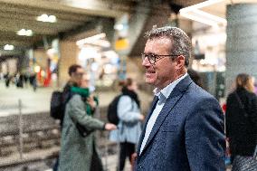 Catherine Vautrin And Francois Durovray Visit Montparnasse Station - Paris