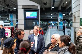 Catherine Vautrin And Francois Durovray Visit Montparnasse Station - Paris