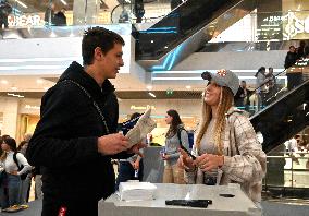 Autograph show of Ukrainian sabre fencer Olga Kharlan in Kyiv