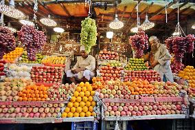 Tropical Fruits Market - Dhaka