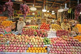 Tropical Fruits Market - Dhaka