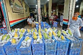 Tropical Fruits Market - Dhaka