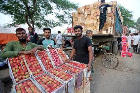 Tropical Fruits Market - Dhaka