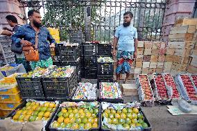 Tropical Fruits Market - Dhaka