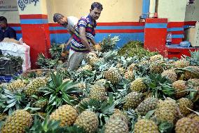 Tropical Fruits Market - Dhaka