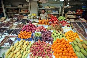 Tropical Fruits Market - Dhaka