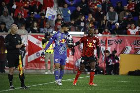 New York Red Bulls v Columbus Crew - 2024 MLS Cup Playoffs