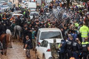 King And Queen Of Spain Pelted With Mud On Visit To Flooded Town