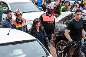 King And Queen Of Spain Pelted With Mud On Visit To Flooded Town