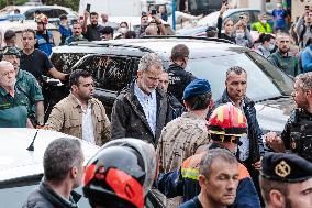 King And Queen Of Spain Pelted With Mud On Visit To Flooded Town