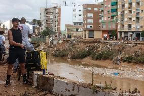 Spain Disaster Death Toll Reaches 214 - Valencia