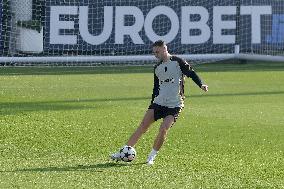 CALCIO - UEFA Champions League - Juventus - Allenamento