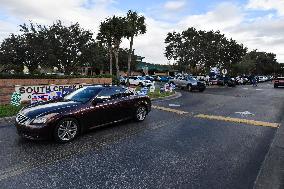 Residents Voting In Florida US