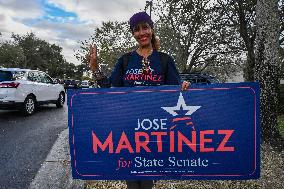 Residents Voting In Florida US