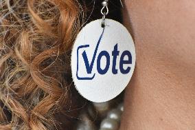 Residents Voting In Florida US