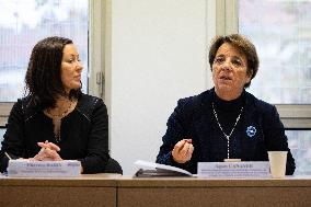 Agnes Canayer visits the National Helpline for Children at Risk offices - Paris