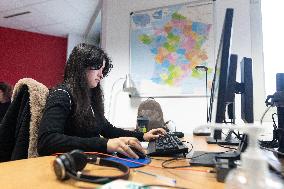 Agnes Canayer visits the National Helpline for Children at Risk offices - Paris