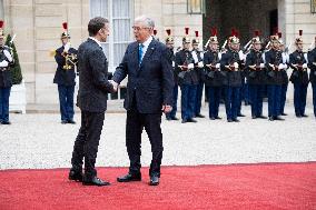 President Macron Welcomes Kazakhstan's President Tokaïev - Paris