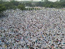 Thousands flock to Suhrawardy Udyan for Olama Mashayekh rally in Dhaka