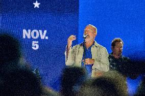 John Bon Jovi Performs At Vote for Freedom Rally - Detroit