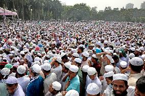 Muslim Devotees Rally In Dhaka.