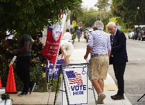 US Voters Head To the Polls