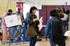 US Voters Head To the Polls