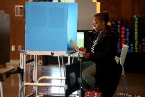 US Voters Head To The Polls