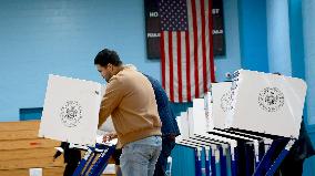 US Voters Head To The Polls