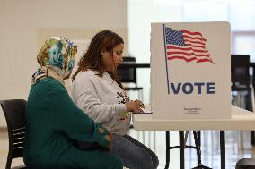 US Voters Head To The Polls