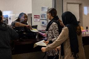 California Residents Register To Vote, And Vote, On Election Day, At The Sacramento County Voter Registration And Elections Offi