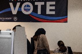 California Residents Register To Vote, And Vote, On Election Day, At The Sacramento County Voter Registration And Elections Offi