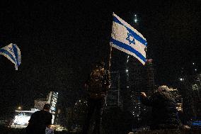 Protest Erupts After Netanyahu Fires Gallant - Tel Aviv