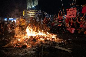 Protest Erupts After Netanyahu Fires Gallant - Tel Aviv