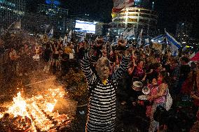 Protest Erupts After Netanyahu Fires Gallant - Tel Aviv