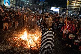 Protest Erupts After Netanyahu Fires Gallant - Tel Aviv