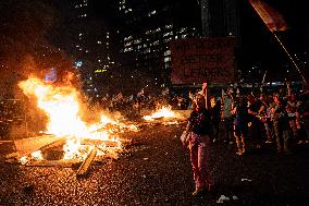 Protest Erupts After Netanyahu Fires Gallant - Tel Aviv