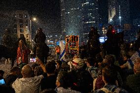 Protest Erupts After Netanyahu Fires Gallant - Tel Aviv