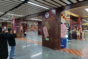 Harry Potter Themed Installations at Subway in Shanghai