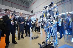 Robot Perform in 7TH CIIE in Shanghai