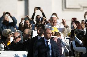 Pope Francis at St. Peter's Square - Vatican