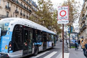 Limited Traffic Zone sign - Paris