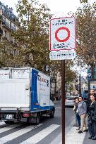 Limited Traffic Zone sign - Paris