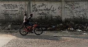 Wall Graffiti In Mumbai