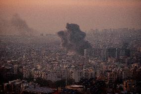 Massive Israeli Airstrikes Hit Southern Suburbs - Beirut