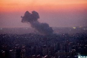 Massive Israeli Airstrikes Hit Southern Suburbs - Beirut