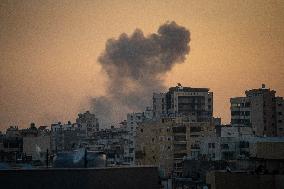 Massive Israeli Airstrikes Hit Southern Suburbs - Beirut