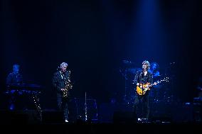 Dire Straits Experience In Concert At The Zenith - Paris